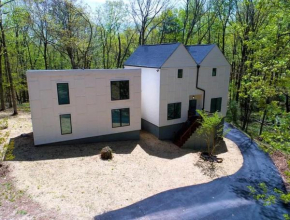 The Getaway House ATL Budget Room